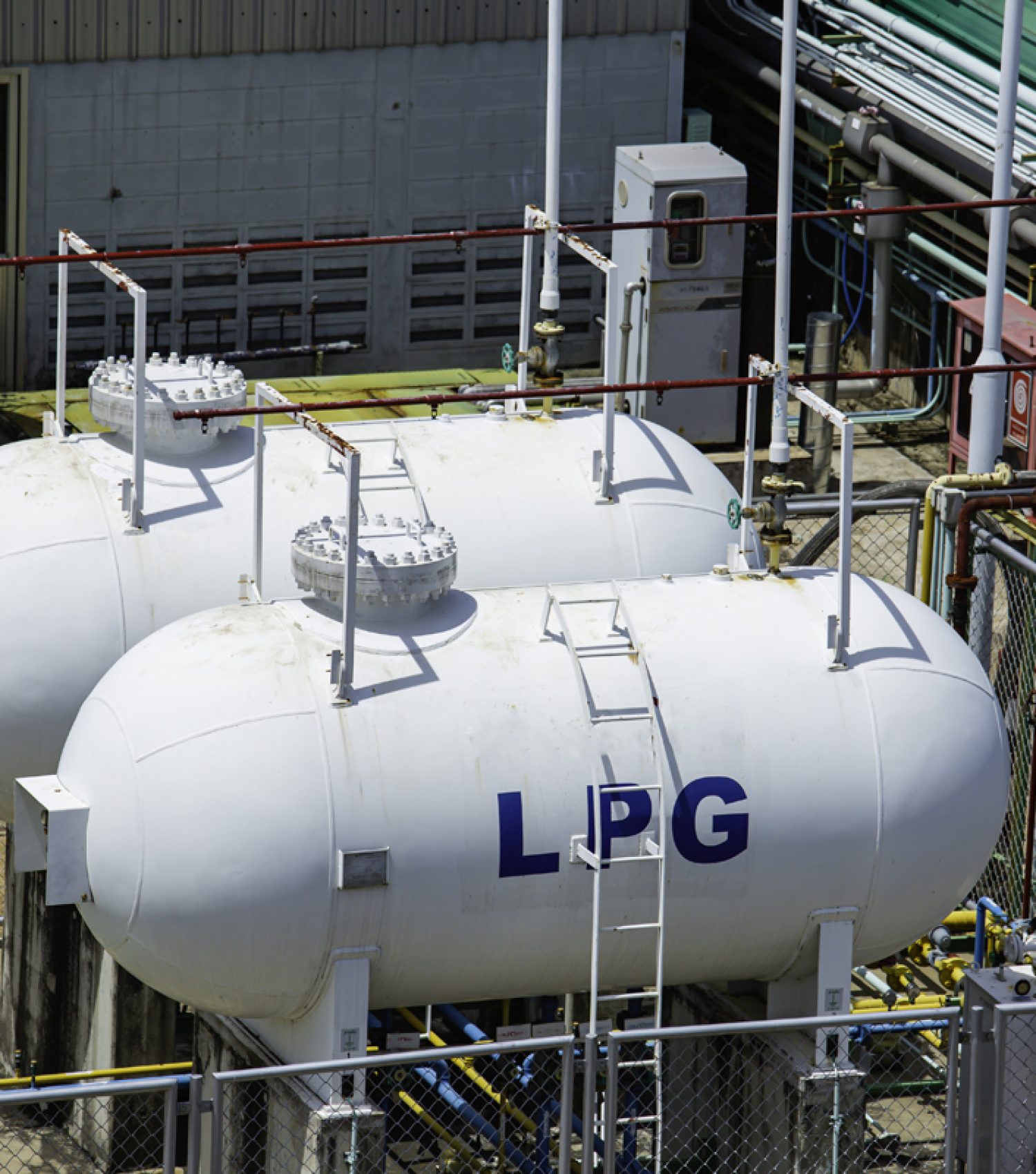 Storage two of gas LPG in the horizontal tanks Storage two of gas LPG in the horizontal tanks and pipeline.